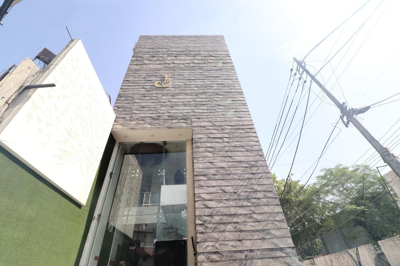 Oyo 14829 Hotel J Cruise Ludhiana Exterior foto
